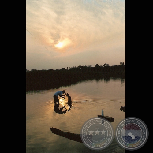 FOTOGRAFÍA COLOR - Presentación colectiva NITRATODEPLATA - AGUA